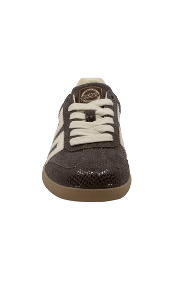 The shoe features a dark brown snakeskin patterned upper, cream-colored side stripes and heel tab, white laces, and a brown gum sole.