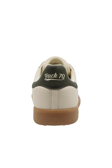 A Back 70 Cloud W26 Sneaker in Butter Wine with premium leather and suede with a retro-inspired silhouette on a neutral background